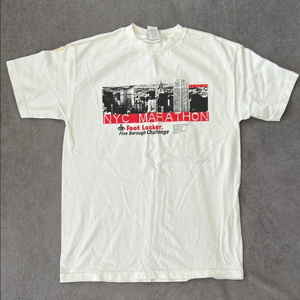 NYC Marathon 2005 Vintage Foot Locker White T-shirt Size Medium